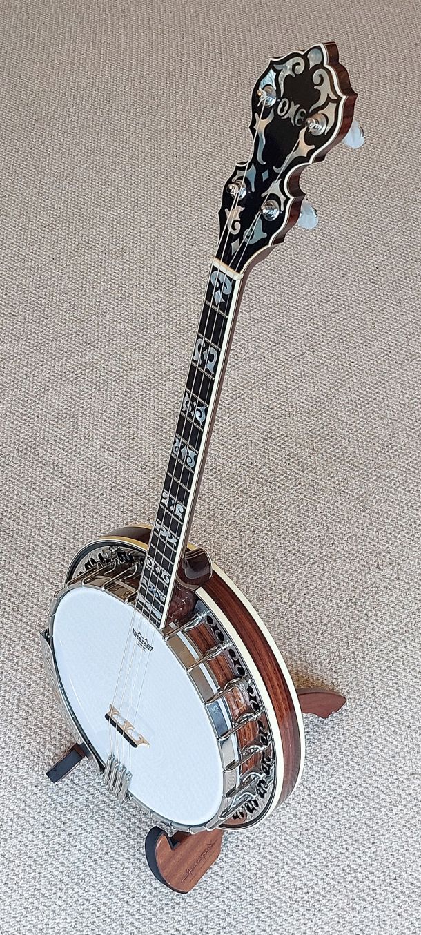 OME Monarch tenor banjo, 19 fret. made in USA