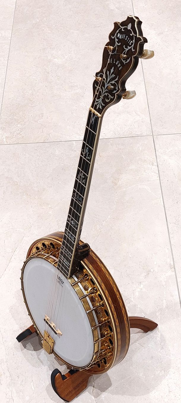 majestic deluxe tenor banjo