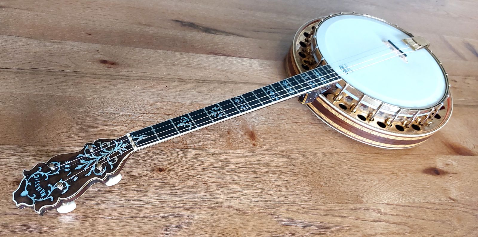 majestic deluxe tenor banjo