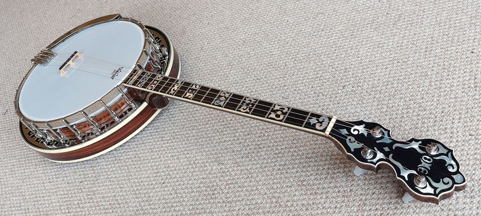 1980’s Professional level OME Mogul 19 fret tenor banjo