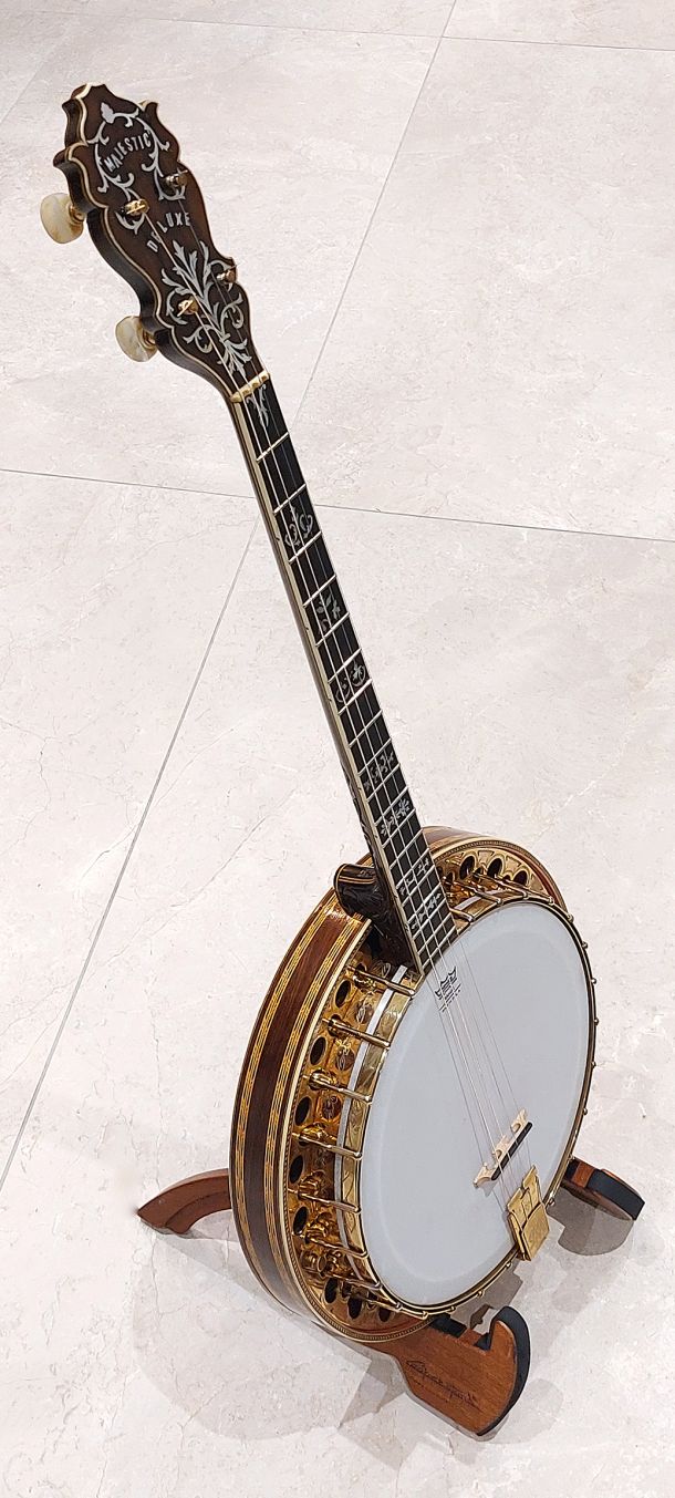 majestic deluxe tenor banjo