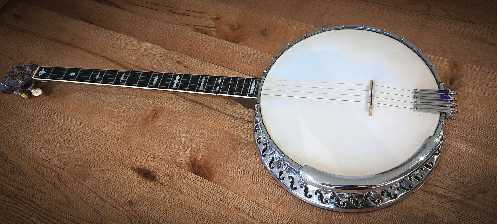 B&D Silverbell Plectrum 22 fret banjo