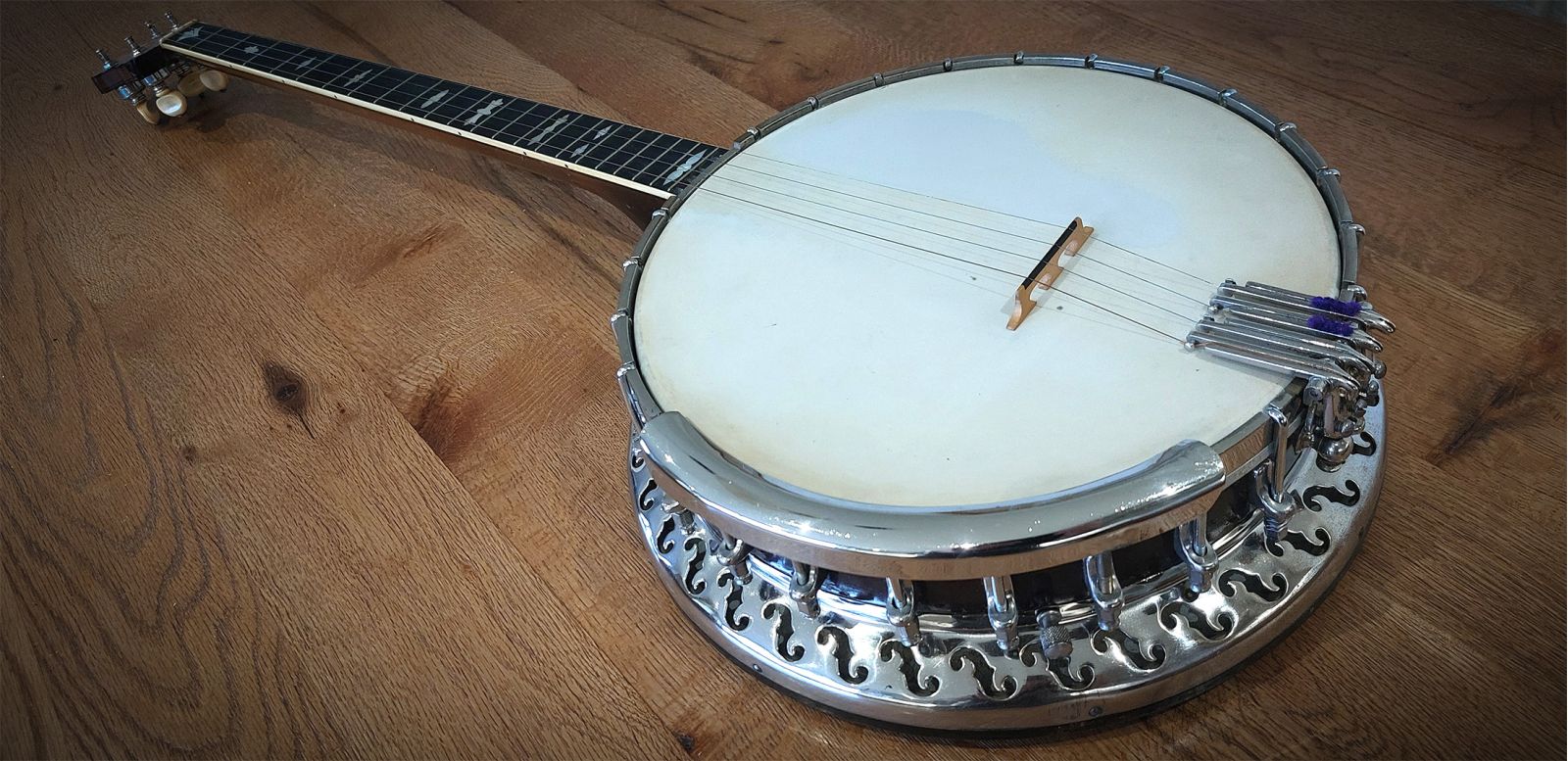 B&D Silverbell Plectrum 22 fret banjo