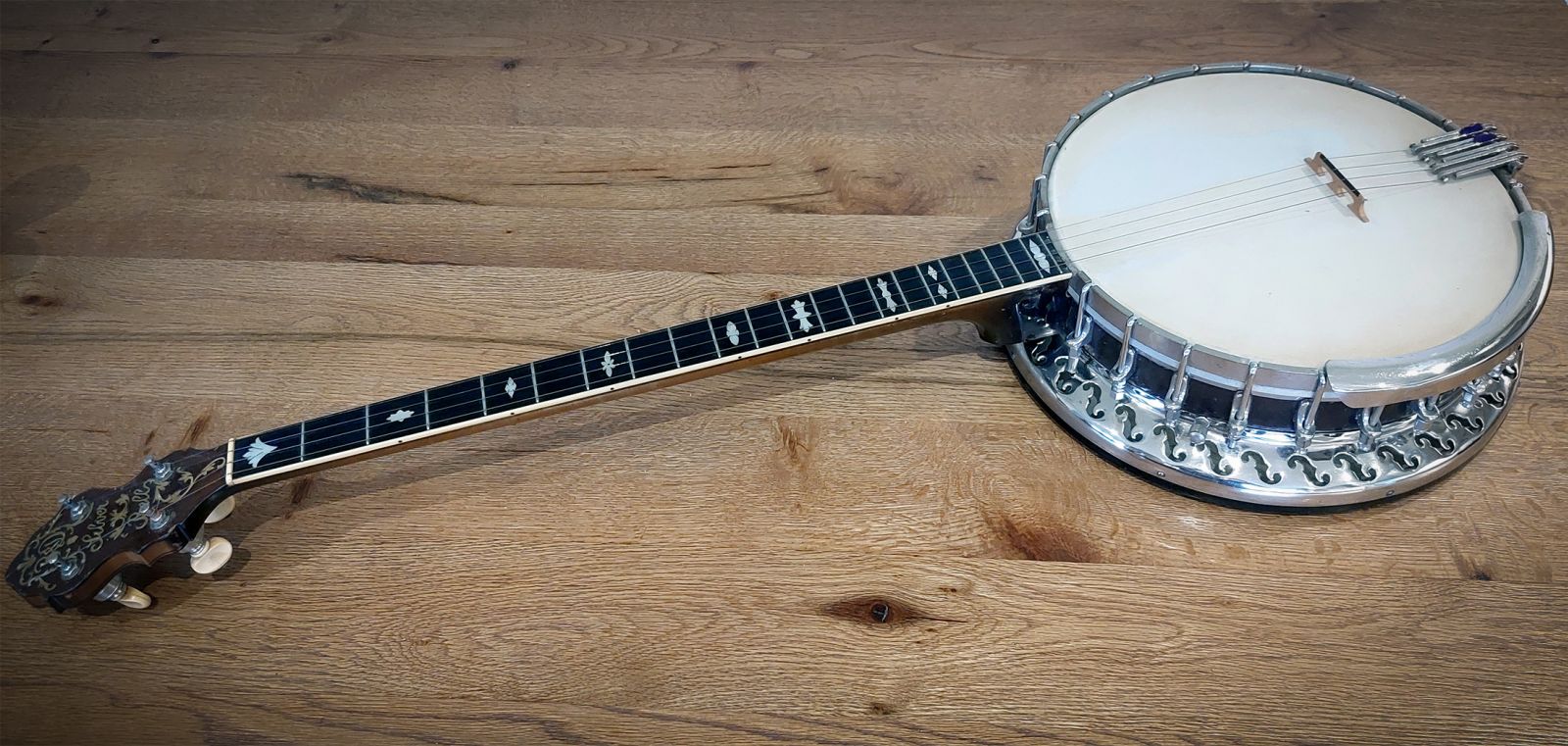 B&D Silverbell Plectrum 22 fret banjo
